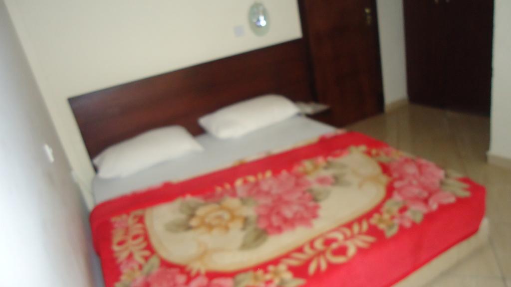 Wadoma Royale Hotel 库马西 客房 照片