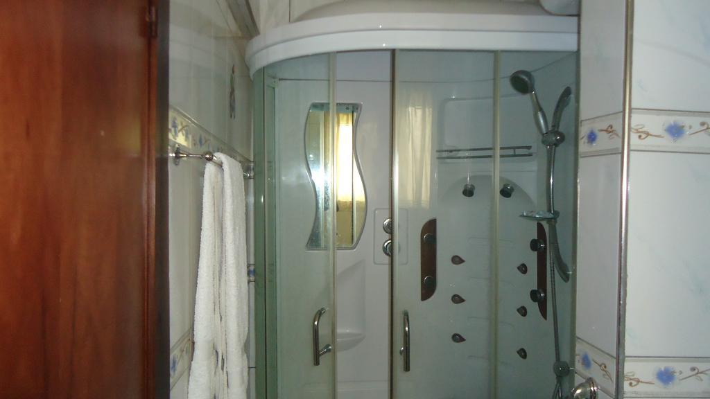 Wadoma Royale Hotel 库马西 客房 照片