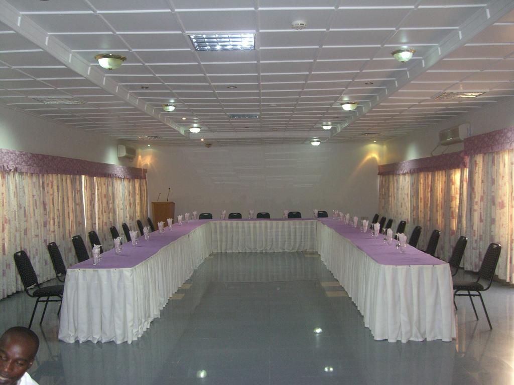 Wadoma Royale Hotel 库马西 外观 照片