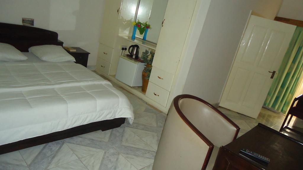 Wadoma Royale Hotel 库马西 客房 照片