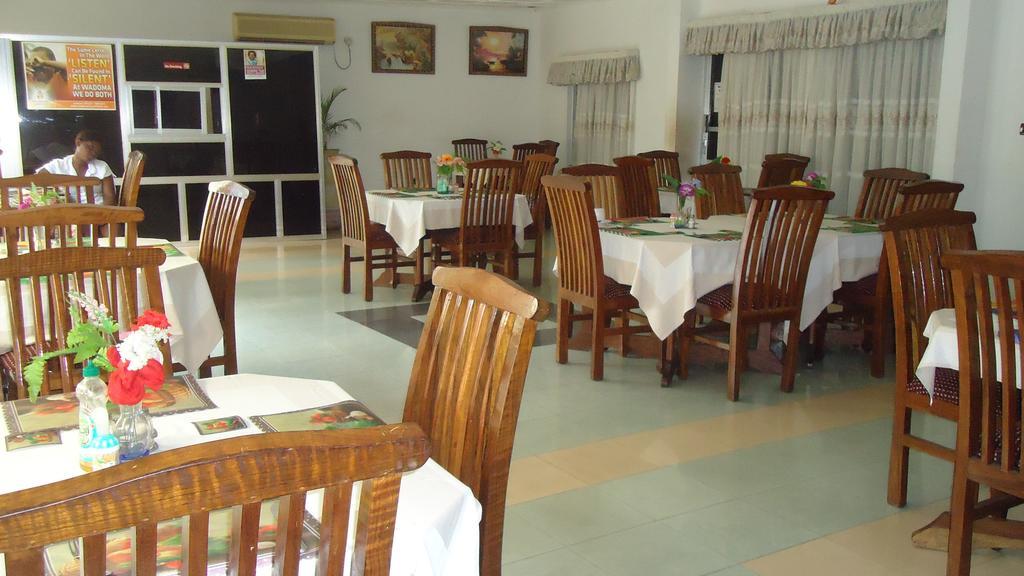 Wadoma Royale Hotel 库马西 外观 照片