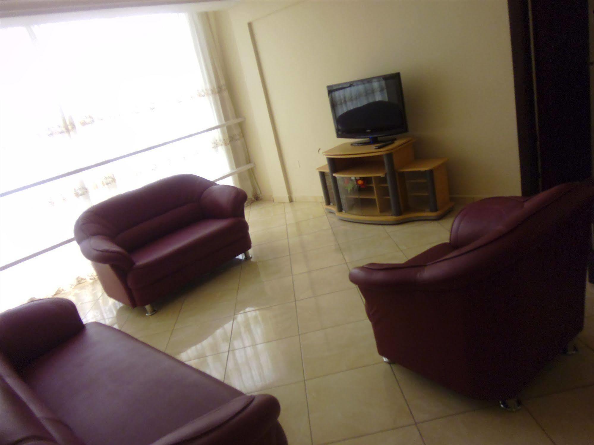 Wadoma Royale Hotel 库马西 外观 照片