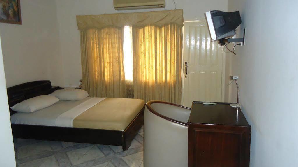 Wadoma Royale Hotel 库马西 外观 照片